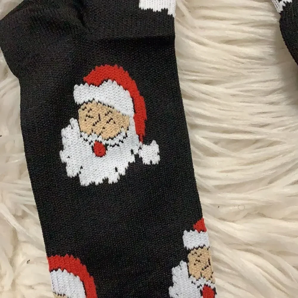 SOCKS CHRISTMAS NWOT SANTA DETAIL‎ 2 PAIRS